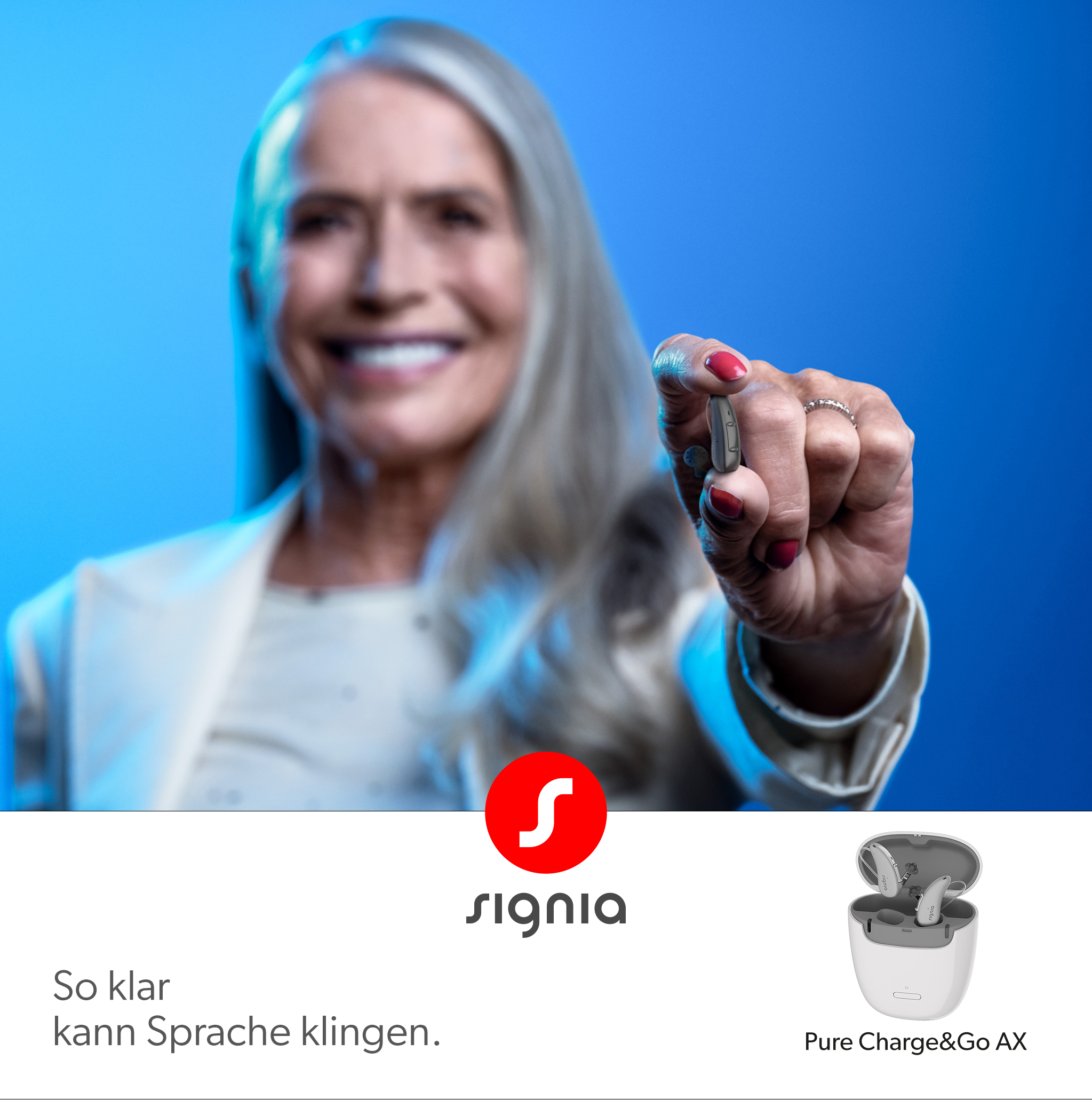 Signia_Facebook_Ad_2048x2048px_Signia AX_Frau mit Geraet